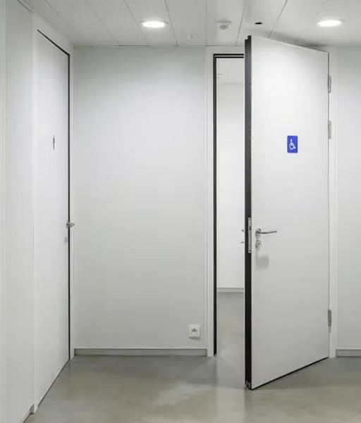pintu akustik